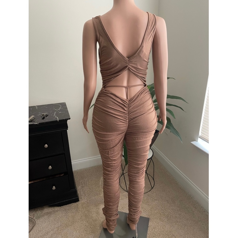 Mocha Ruched Jumpsuit - Picture 2 of 3